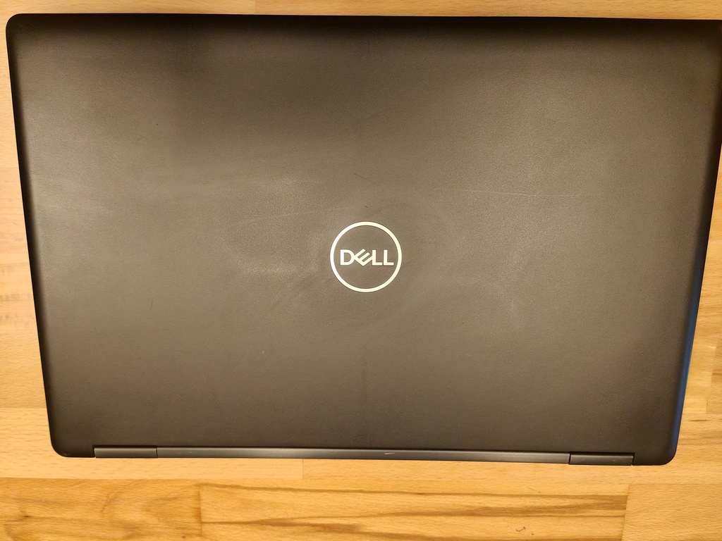 Dell 5590 - View 3