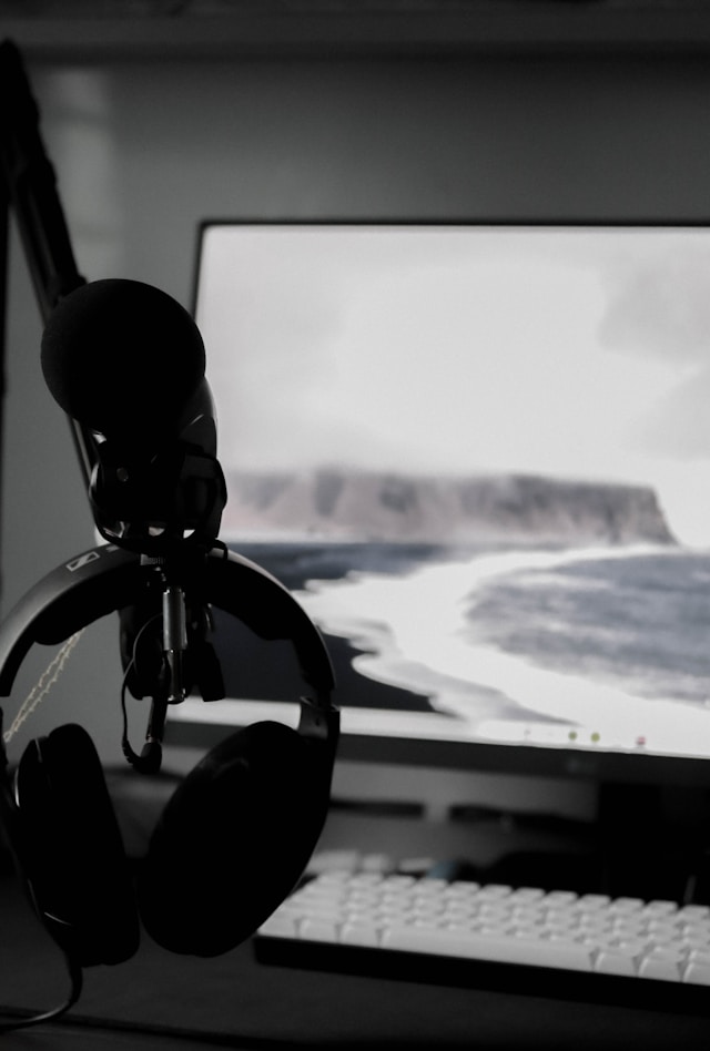 24" Samsung Monitor - View 3