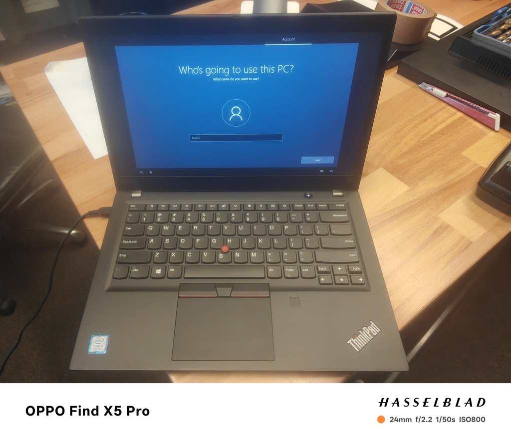 T490s open