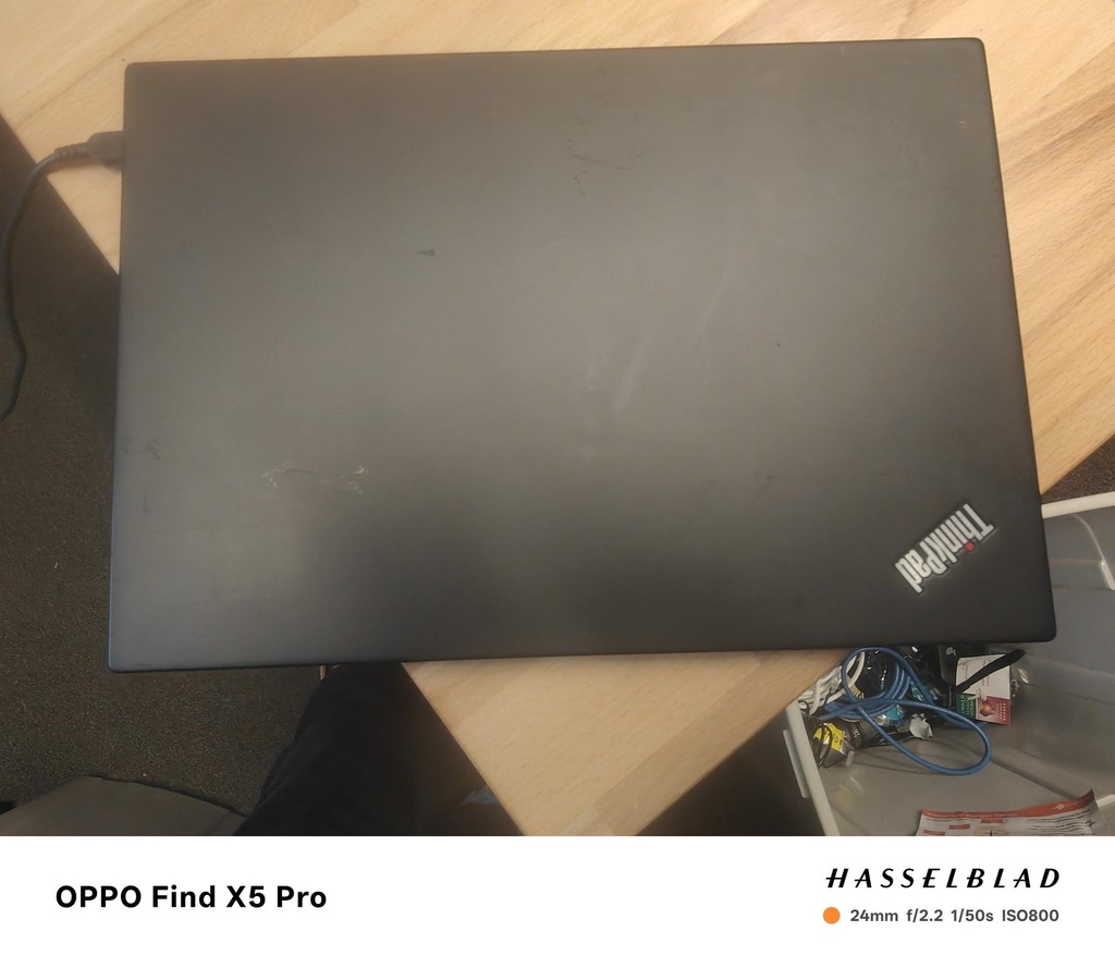 T490s closed
