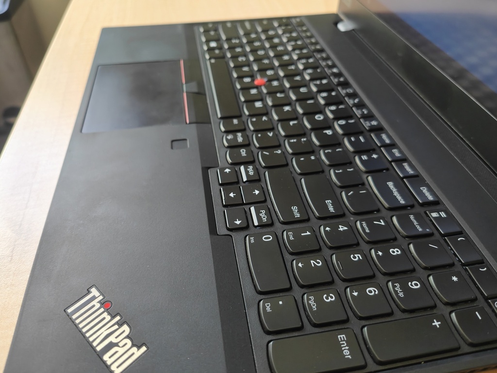 ThinkPad T15 Gen 2i