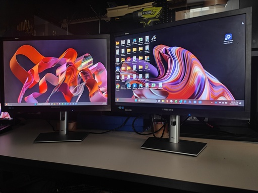 [BUNDLESA1450] Two Samsung S22C450 22"Monitors